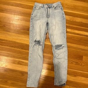 American Eagle Straight Ripped Jeans